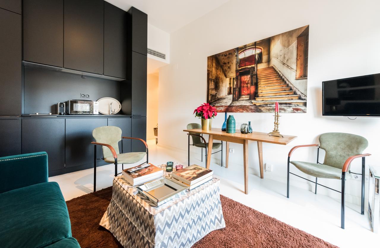 Plaza Santa Ana Apartment Madrid Exterior photo