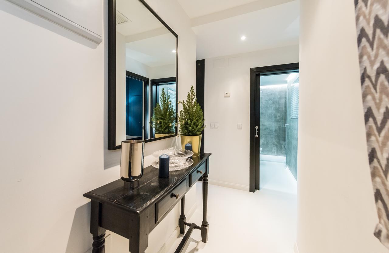 Plaza Santa Ana Apartment Madrid Exterior photo